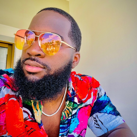 Meet your Posher, Chris - Picture 1 of 2